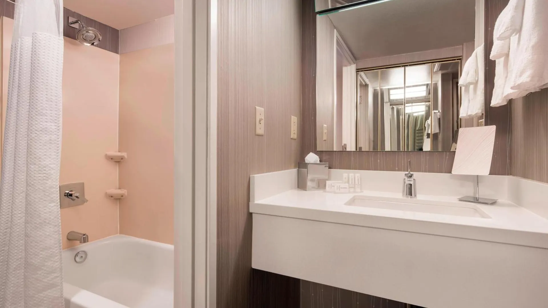 Courtyard By Marriott Scottsdale Old Town Hotel